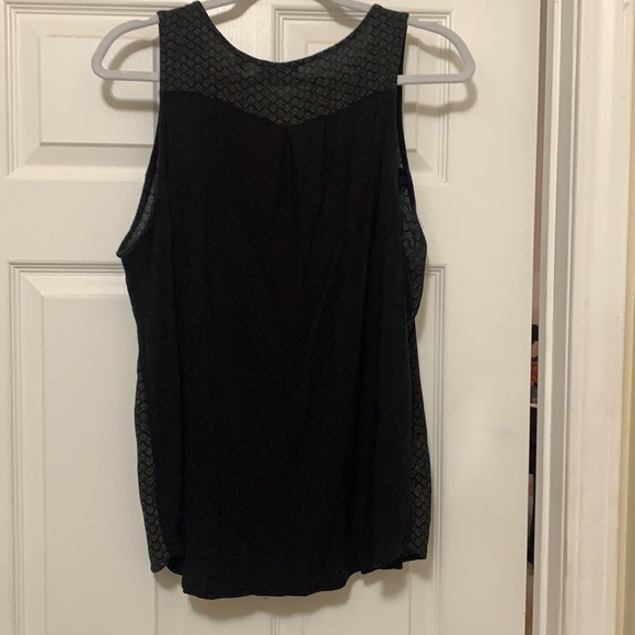 Black tank top with arrows - Picture 5 of 9